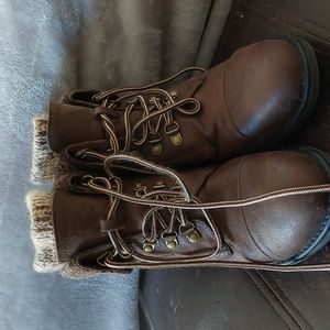Cliffs, size 8 brown ankle boots